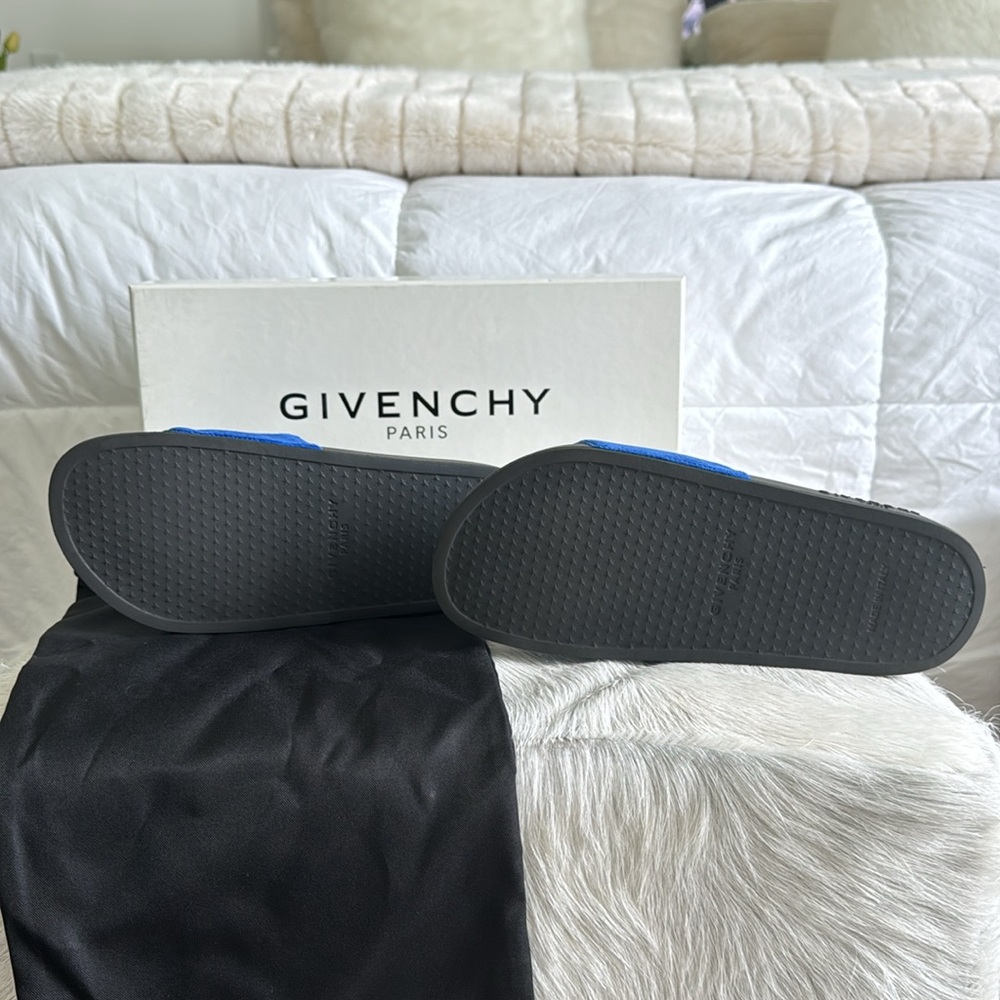 New Givenchy Slides - Picture 3 of 4
